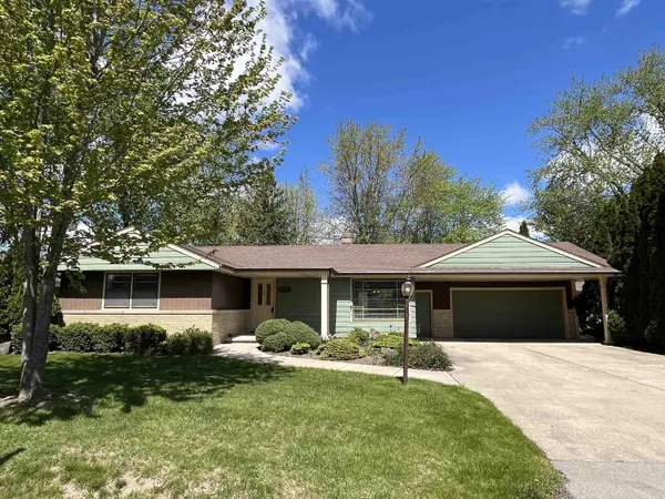 2750 W 8TH ST, Appleton, WI 54914-4225