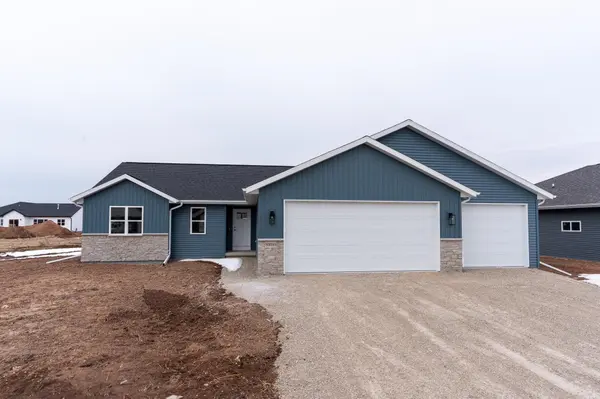 N9243 ANTON ST, Appleton, WI 54915