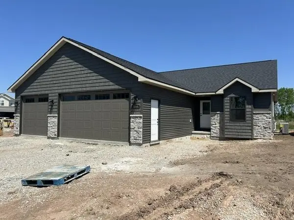 3646 E GLADIOLUS PL, Appleton, WI 54913