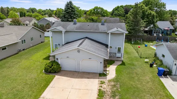 1633 W WEILAND LN, Appleton, WI 54914