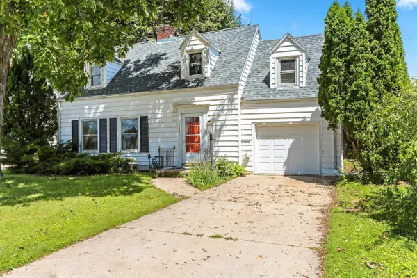 308 E GLENDALE AVE, Appleton, WI 54911