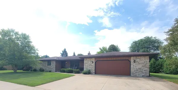 1101 E MEADOW GROVE BLVD, Appleton, WI 54915