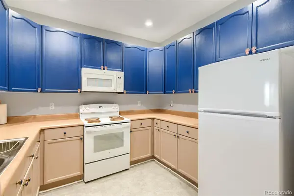 8520 S Holland LN #204, Littleton, CO 80128
