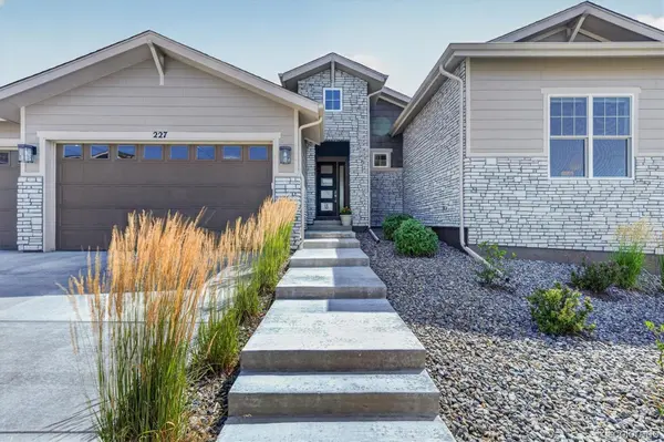 227 Scrubjay LN, Castle Rock, CO 80104