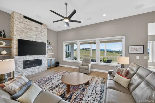 227 Scrubjay LN, Castle Rock, CO 80104