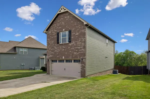 1035 Barnhill Rd, Clarksville, TN 37043