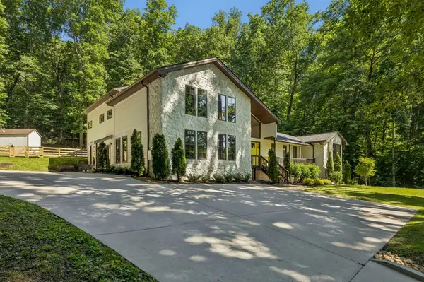 9033 Old Charlotte Pike, Pegram, TN 37143