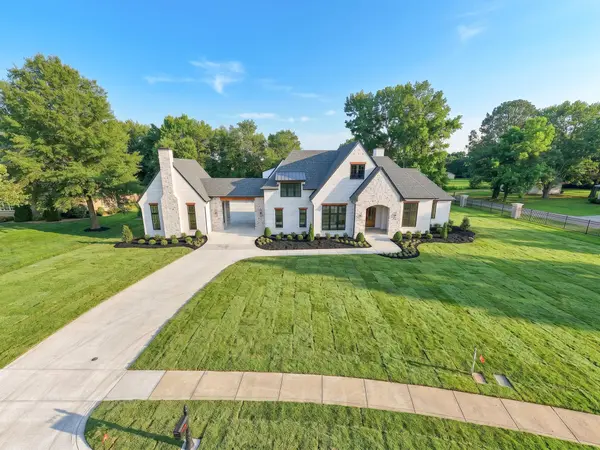101 Danford Dr, Clarksville, TN 37043