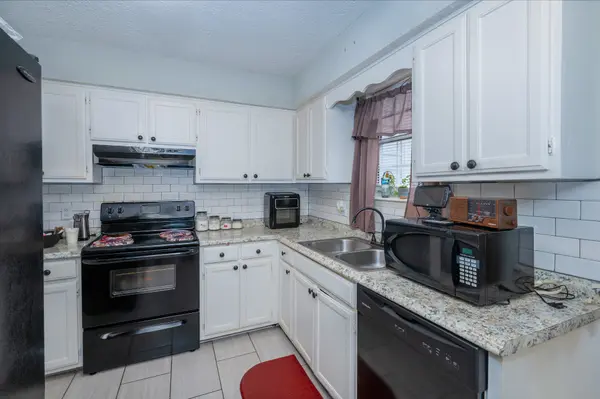 5 Rolling Meadows Dr, Goodlettsville, TN 37072