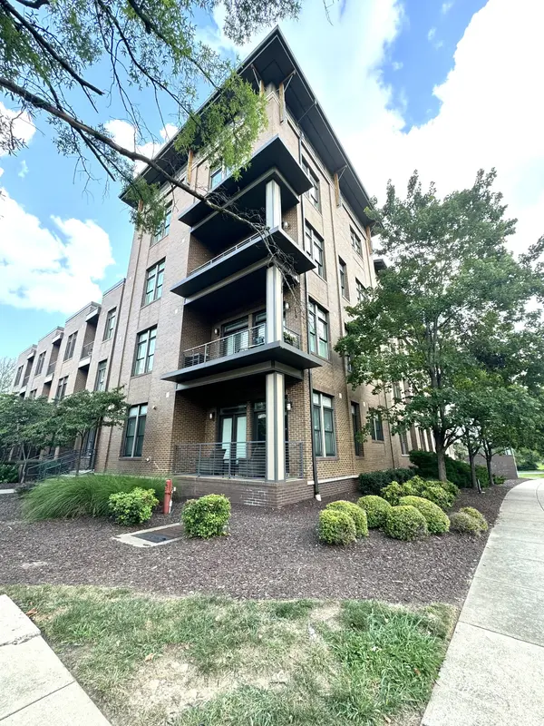 1706 18th Ave #S #109, Nashville, TN 37212