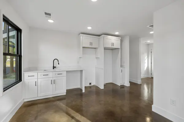 912 N 12th St, Nashville, TN 37206