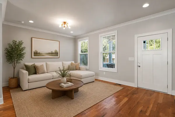 910 Trice Dr, Nashville, TN 37209