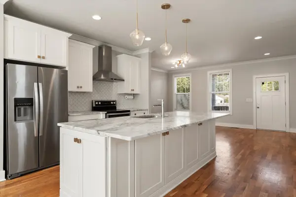 910 Trice Dr, Nashville, TN 37209