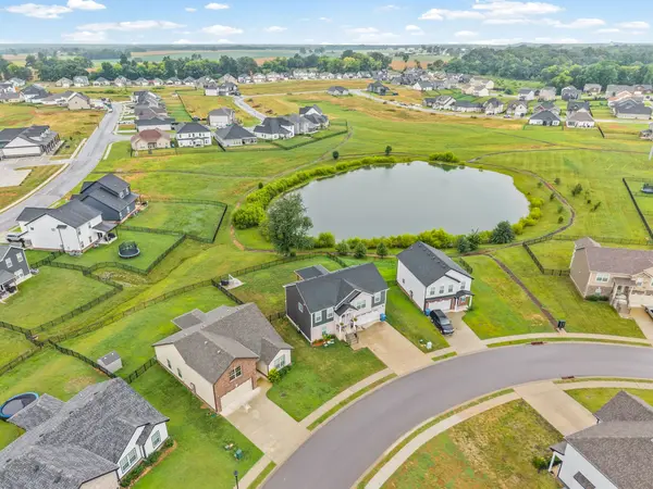 516 Castle Pinckney Ln, Clarksville, TN 37042