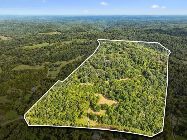 2100 Hawkins Branch Rd, Bethpage, TN 37022