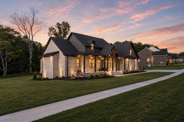2108 Country Club Dr, Tullahoma, TN 37388