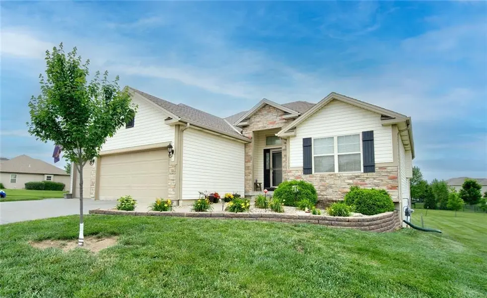 13305 N Copper Ridge DR, Platte City, MO 64079