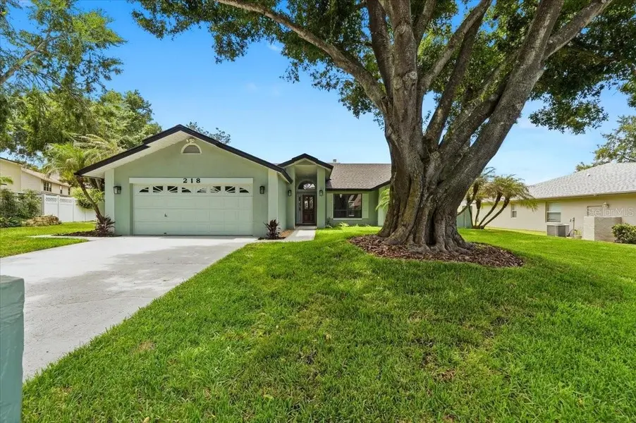218 LAKE HARTRIDGE DR NW, Winter Haven, FL 33881