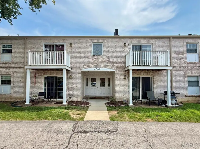 4342 Forest De Ville DR #G, Oakville, MO 63129