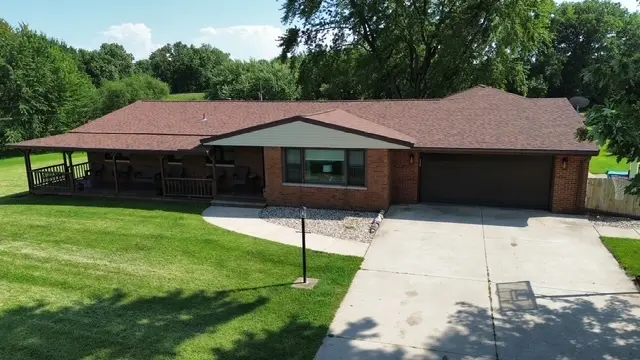 25857 Toboggan AVE, Hopedale, IL 61747