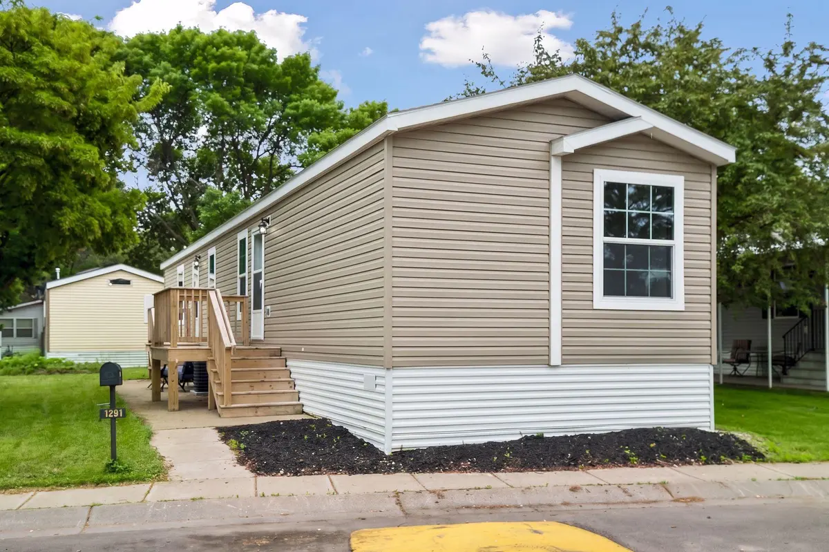 1291 Piper DR W, New Brighton, MN 55112