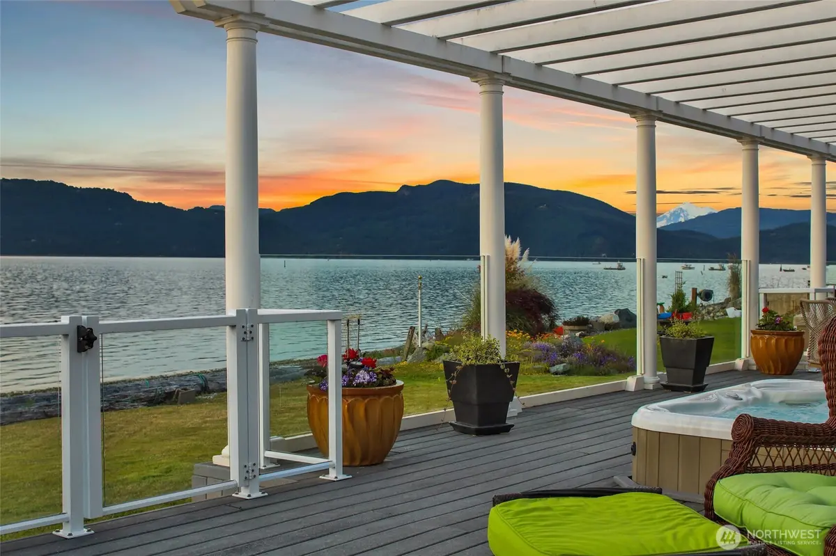 10903 Samish Beach LN, Bow, WA 98232