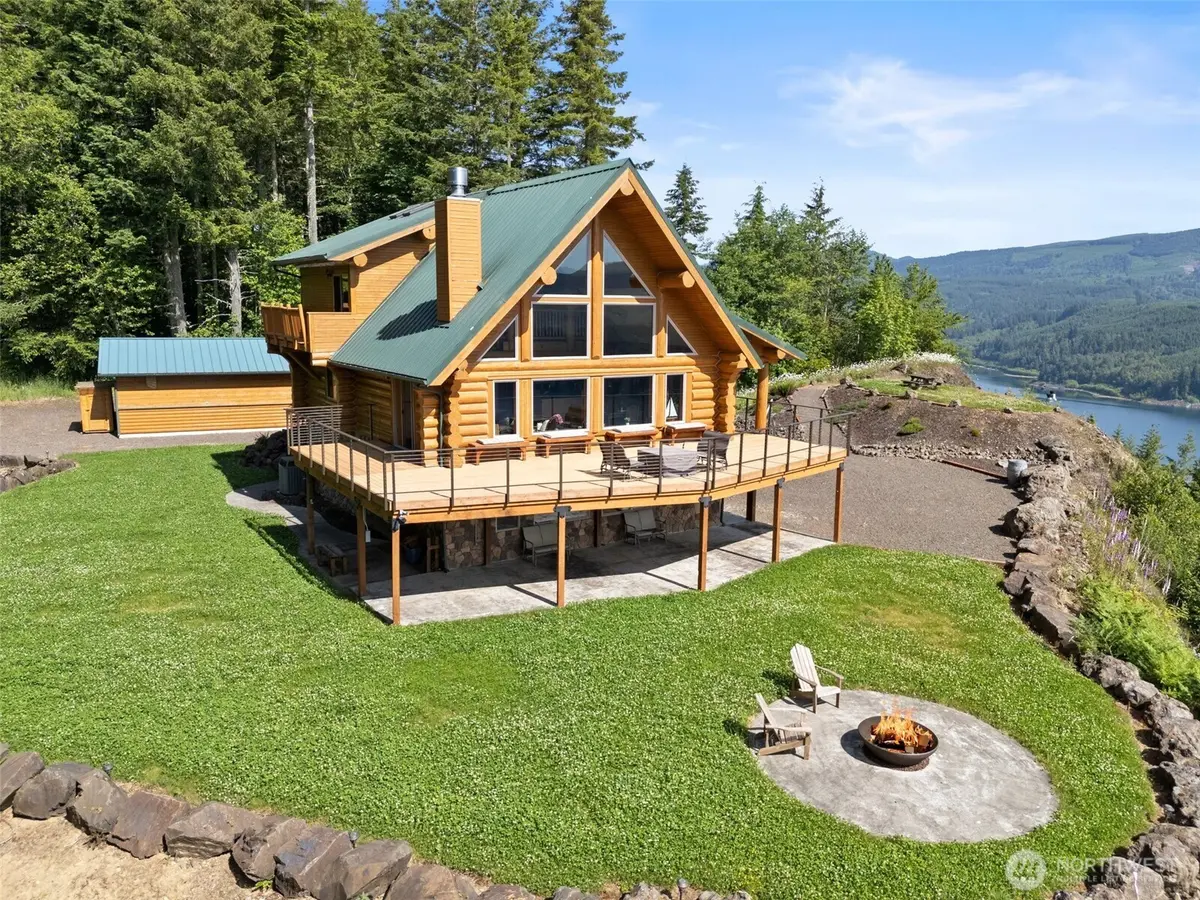 133 Outlook LN, Mossyrock, WA 98564
