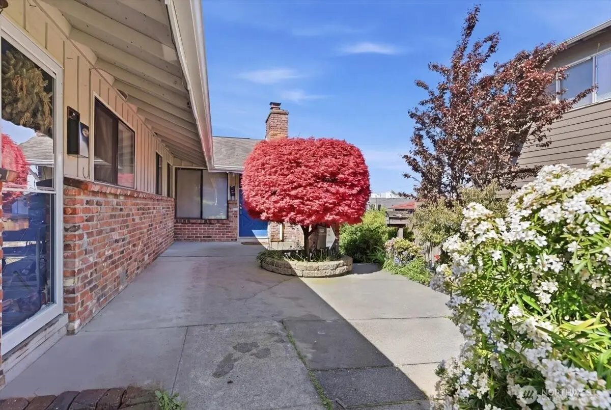 6251 3rd AVE NW, Seattle, WA 98107