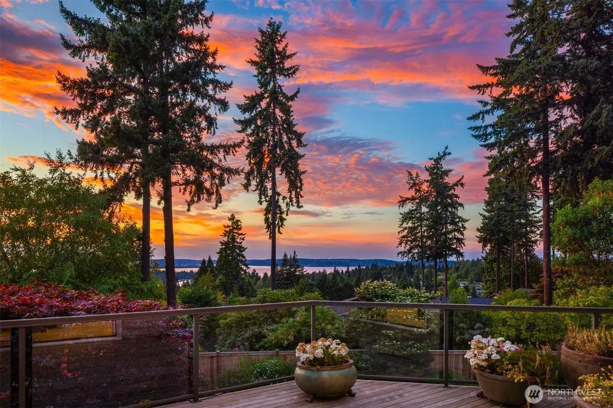 9234 NE 25th ST, Clyde Hill, WA 98004