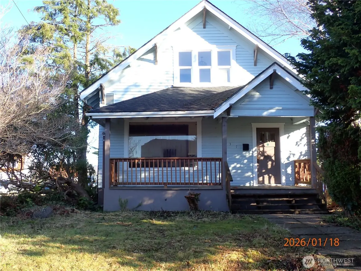 237 13th ST, Raymond, WA 98577