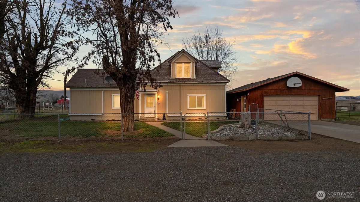315 W Fourth ST, Prescott, WA 99348