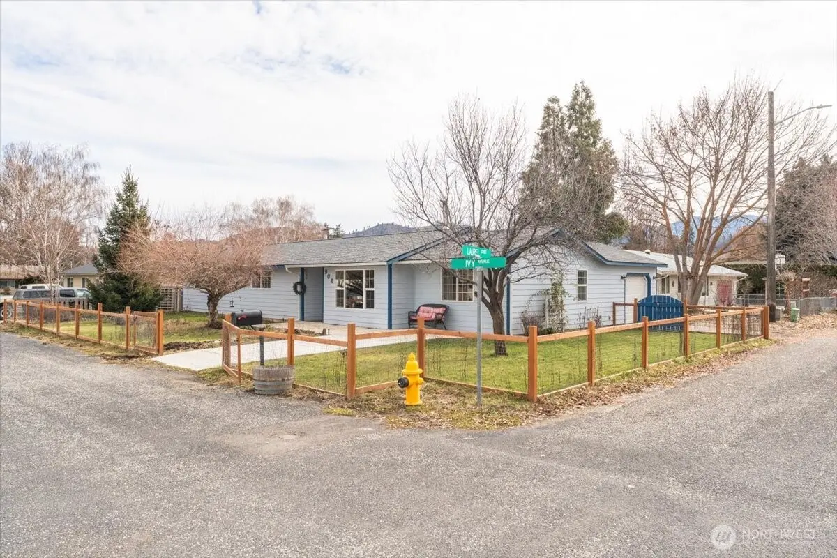902 Ivy AVE, Cashmere, WA 98815