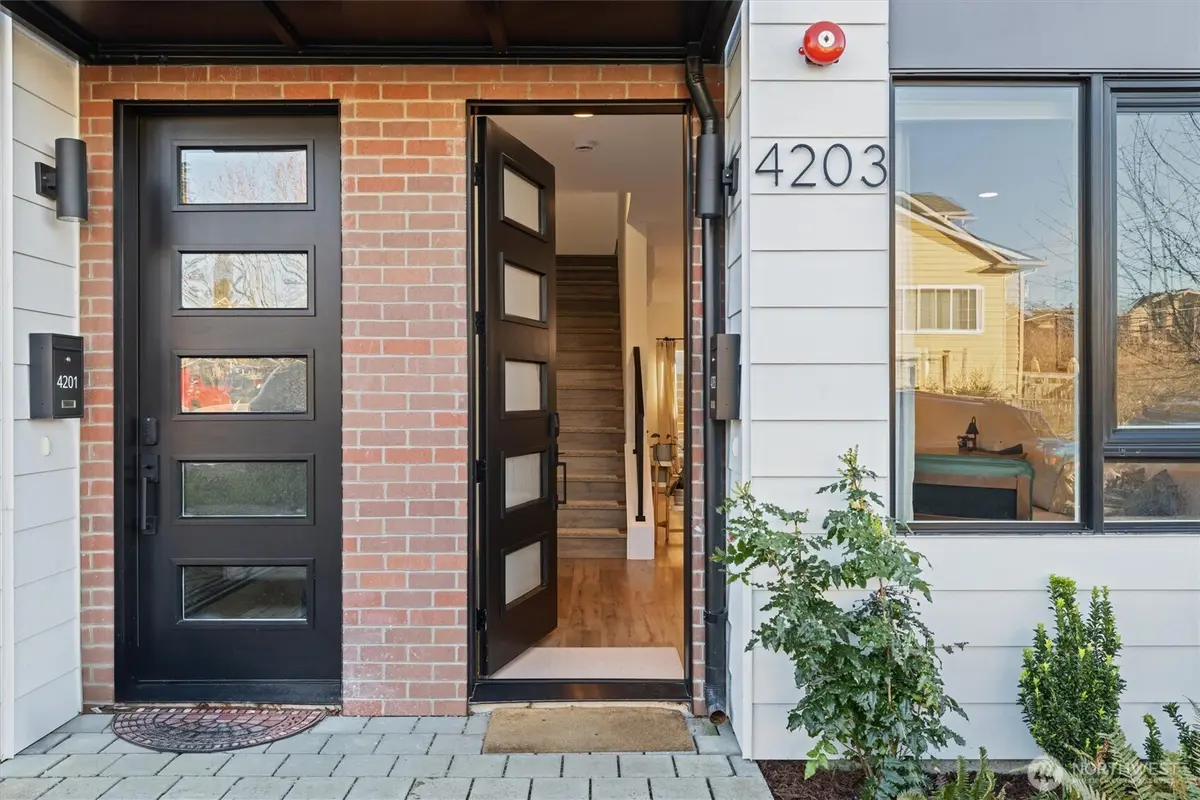 4203 SW Raymond ST, Seattle, WA 98136