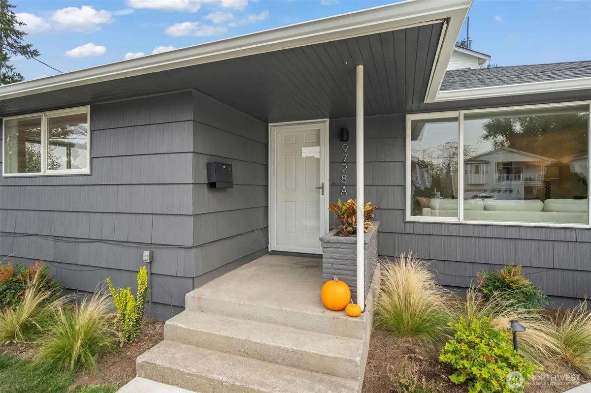 9728 57th AVE S #A, Seattle, WA 98118
