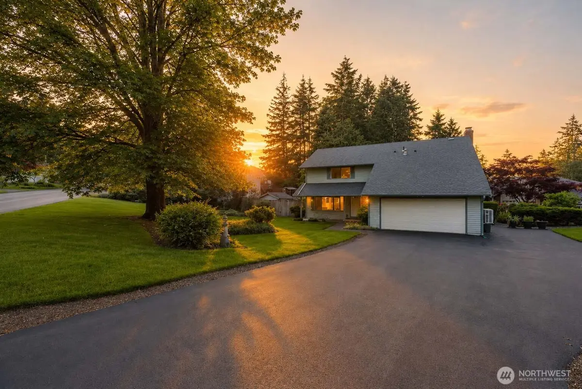 2222 NE Lexington DR, Bremerton, WA 98311