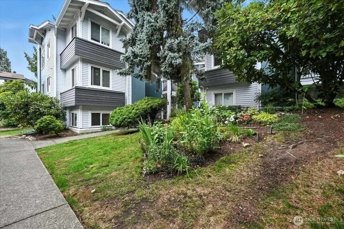 915 N 163rd ST #C17, Shoreline, WA 98133