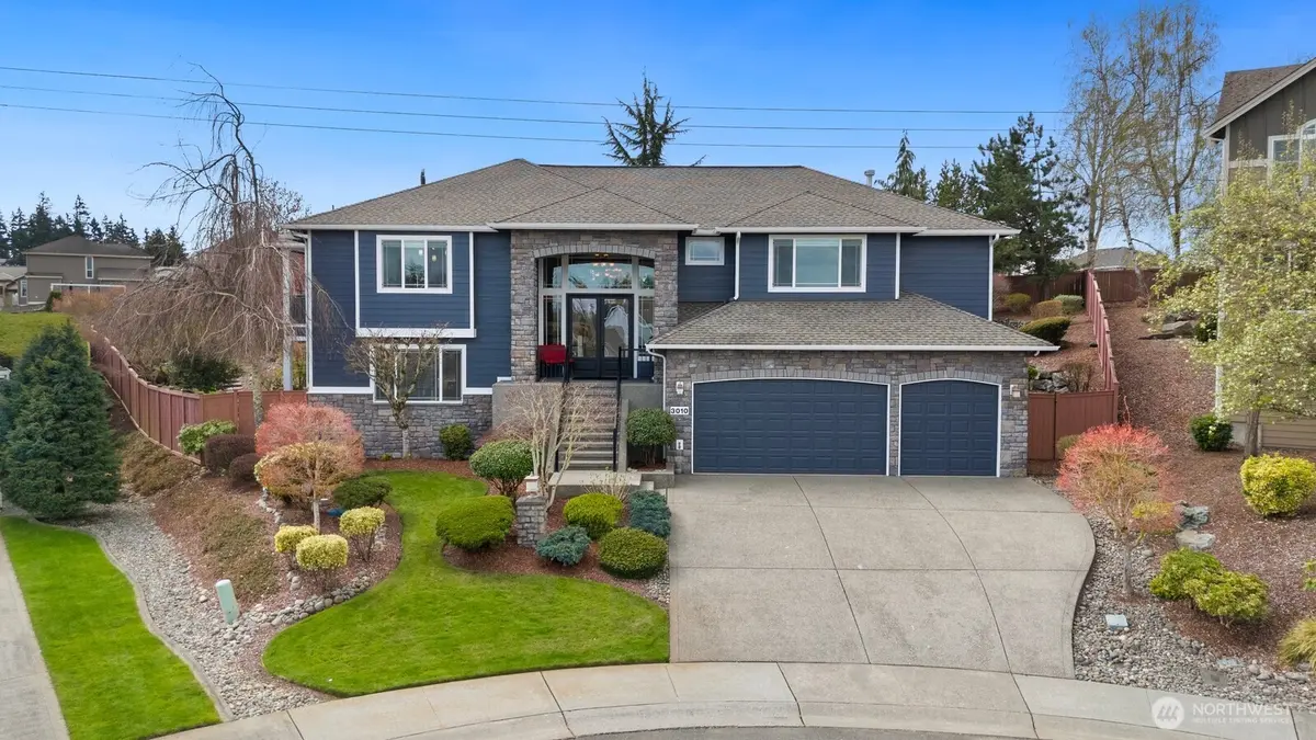 3010 219th AVE E, Lake Tapps, WA 98391