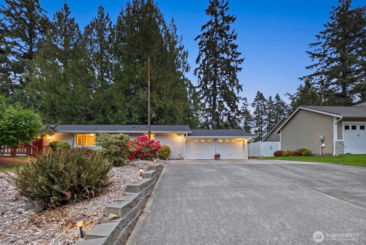 90 E Lakeland WAY, Allyn, WA 98524