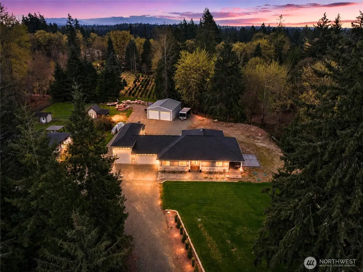 20025 SE 232nd ST, Maple Valley, WA 98038