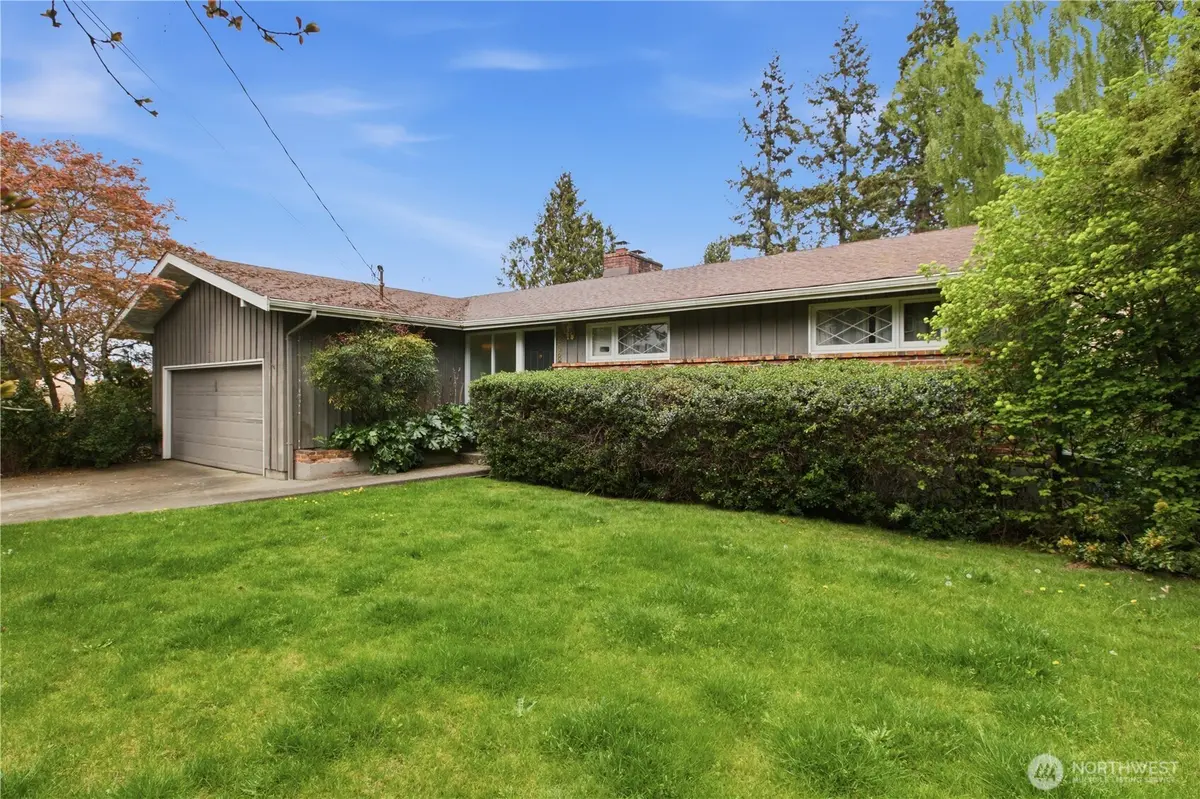 258 SW 176th PL, Normandy Park, WA 98166