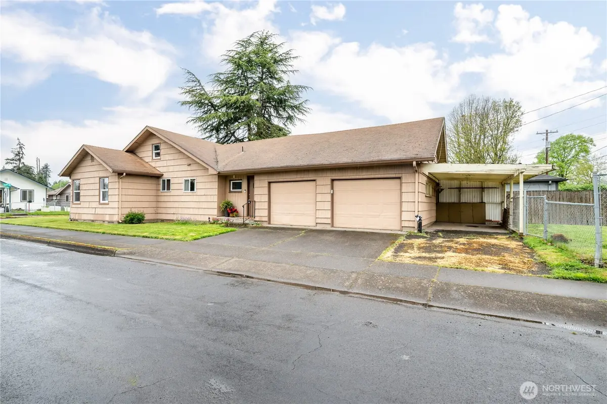 302 23rd AVE, Longview, WA 98632