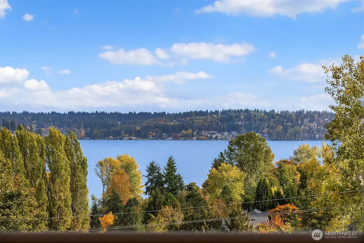 4411 NE 90th ST, Seattle, WA 98115