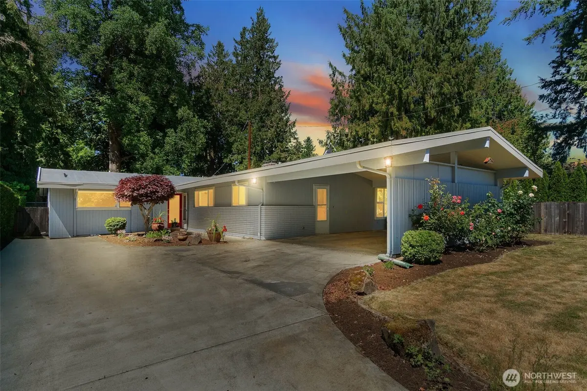 5320 S Kenyon ST, Seattle, WA 98118
