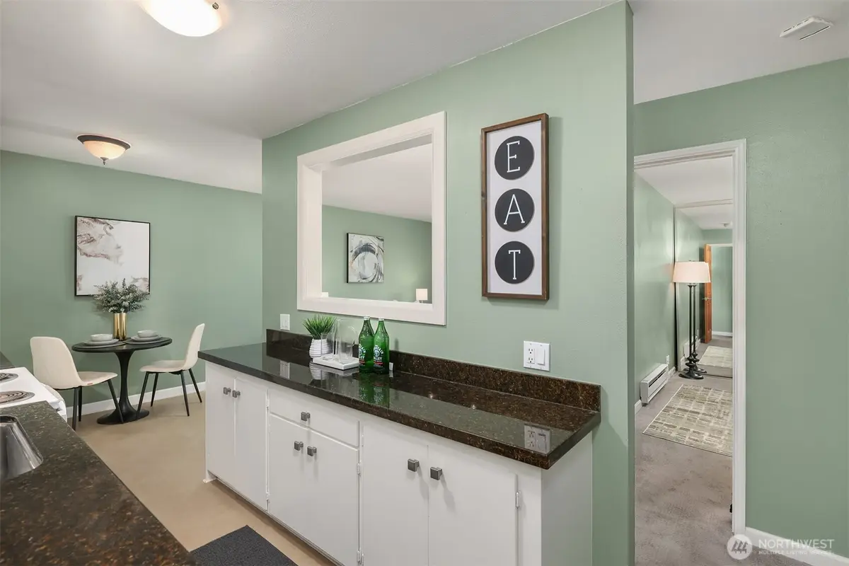 932 100th AVE NE #228, Bellevue, WA 98004