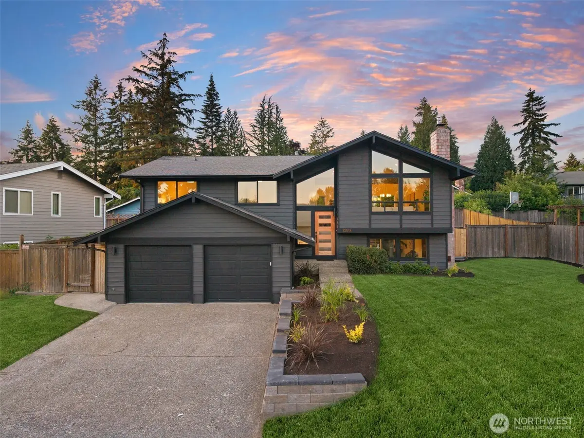 10518 158th AVE NE, Redmond, WA 98052