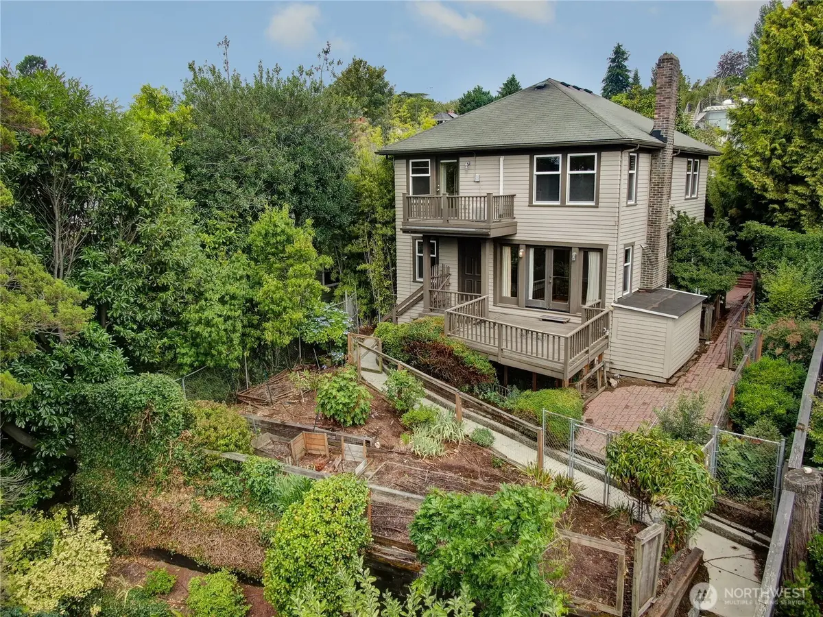 910 11th AVE E, Seattle, WA 98102
