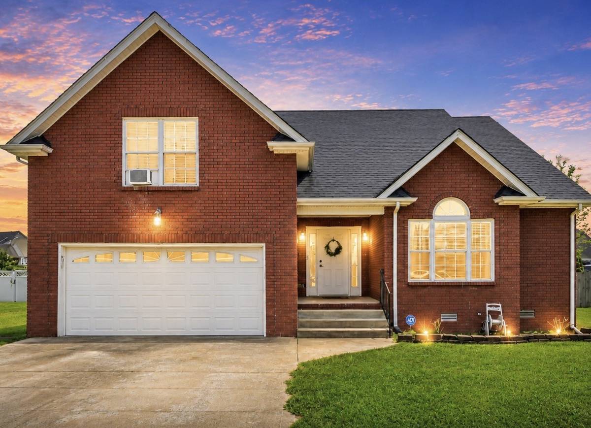 853 Samantha Ln, Clarksville, TN 37040