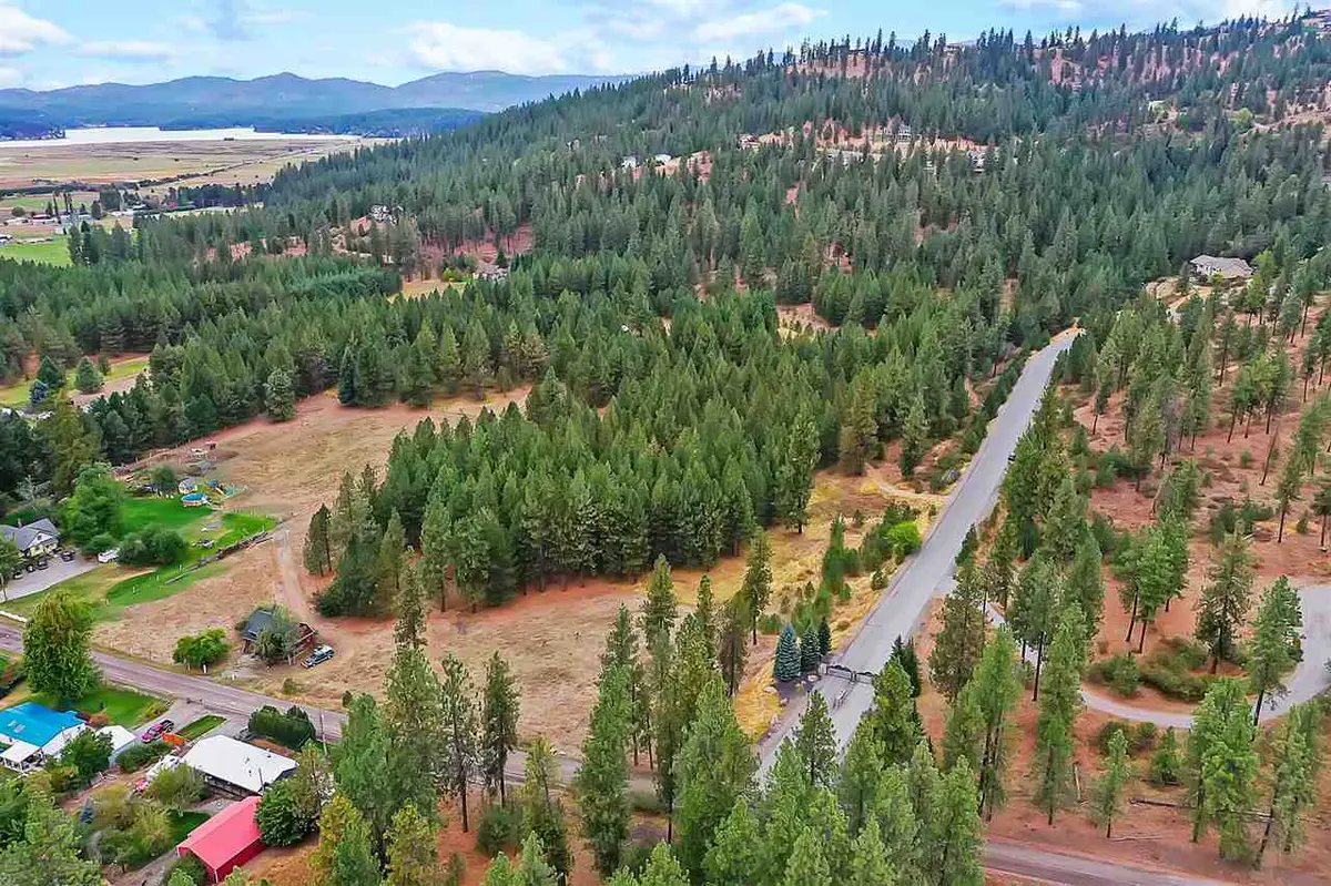 26727 E Moffat Rd, Newman Lake, WA 99025-9456