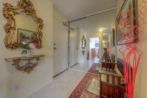 778 Sheppard AVE W #301, Toronto C06, ON M3H 6B7