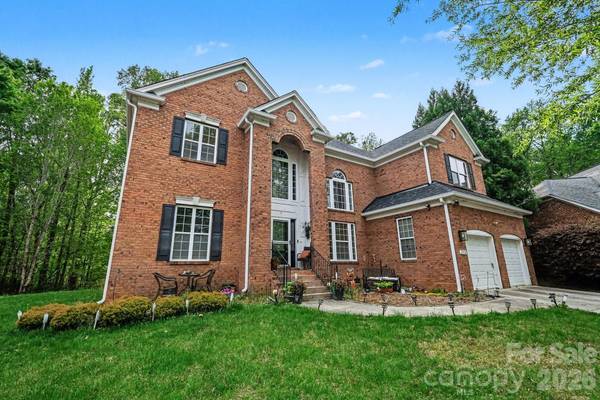 2516 River Oaks DR, Waxhaw, NC 28173